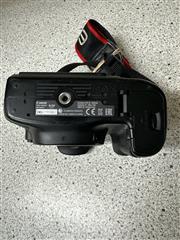 CANON EOS 70D (W) DS126411 Camera Body Only, No Charger CANON EOS 70D (W) DS126411 Camera Body Only, No Charger
